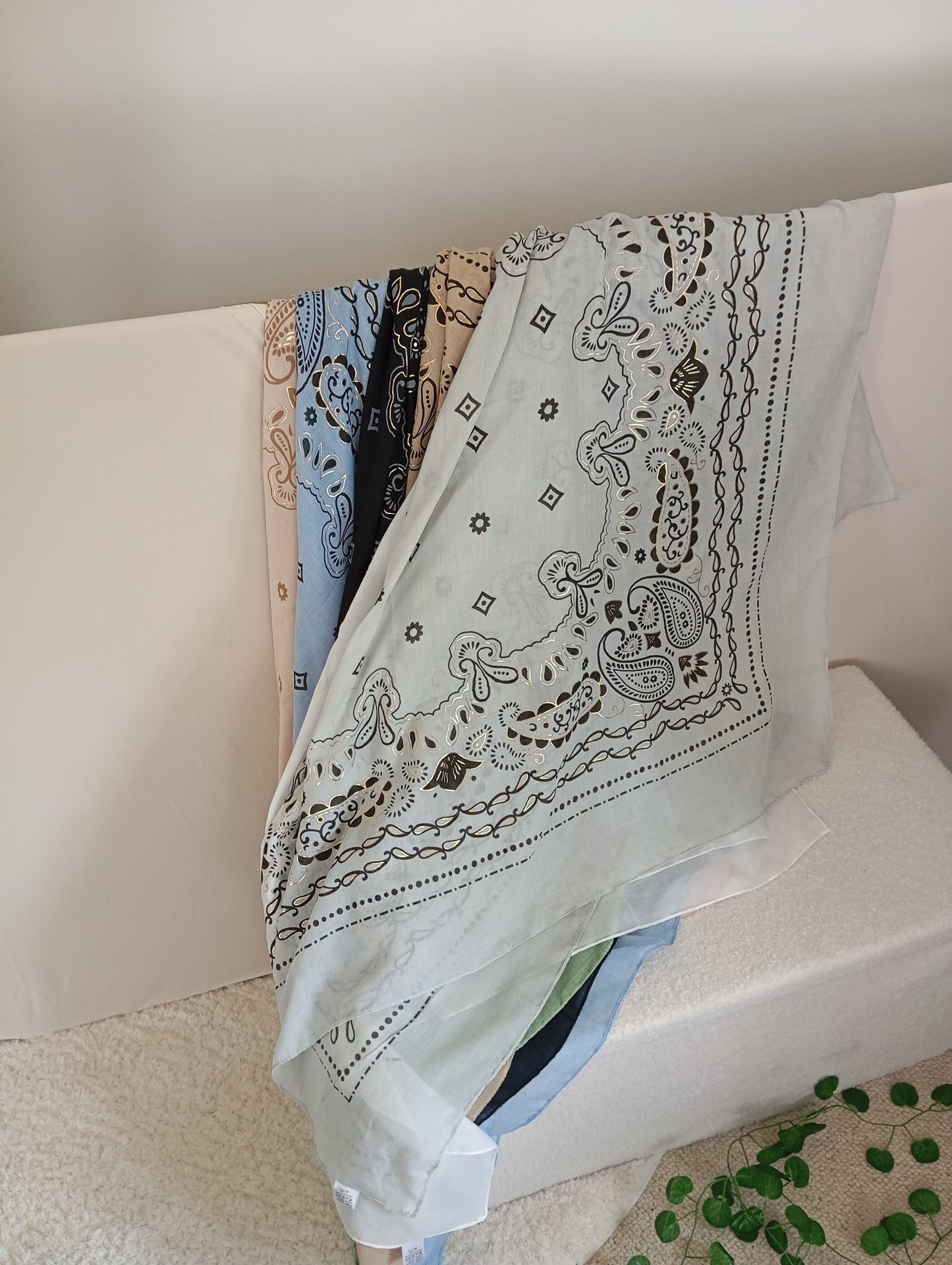 Bandana Chic Paris|Grand Carré 120 cm Coton & Viscose – Détails Dorés