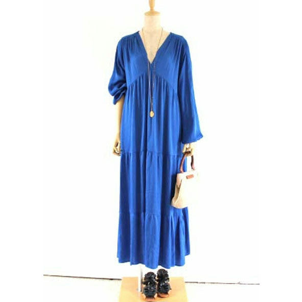 Fabriqué en Italie Robe à volants et drapé en satin