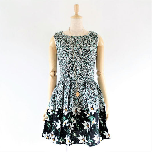 Paris Robe Flare à Silhouette Élégante avec Motif Floral Parisien