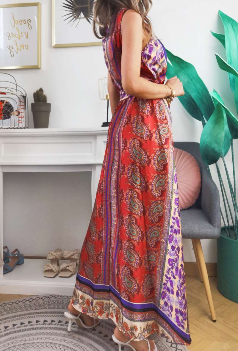 *Fabriqué en Italie Robe longue à ligne évasée avec motif floral paisley