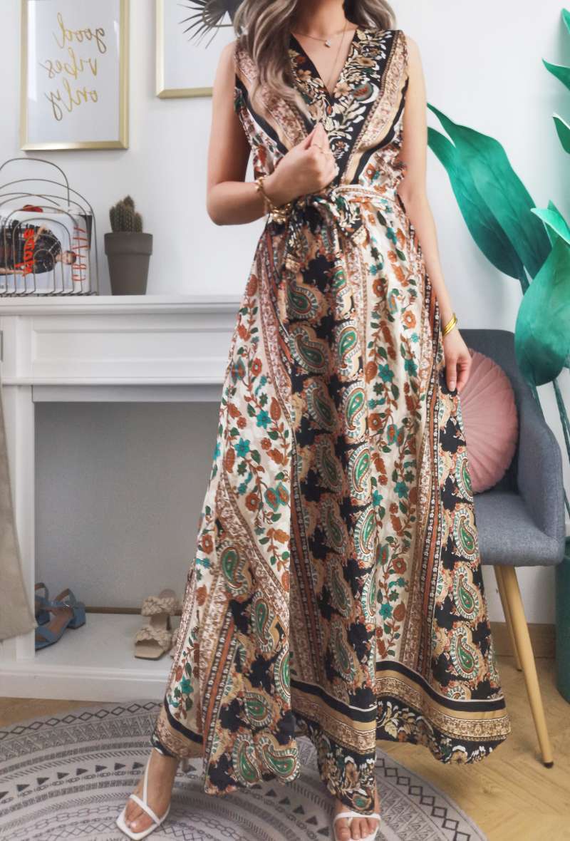 *Fabriqué en Italie Robe longue à ligne évasée avec motif floral paisley