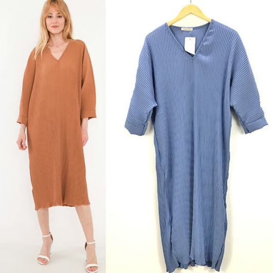 Fabriqué en Italie Robe trapèze à plis et décolleté en V