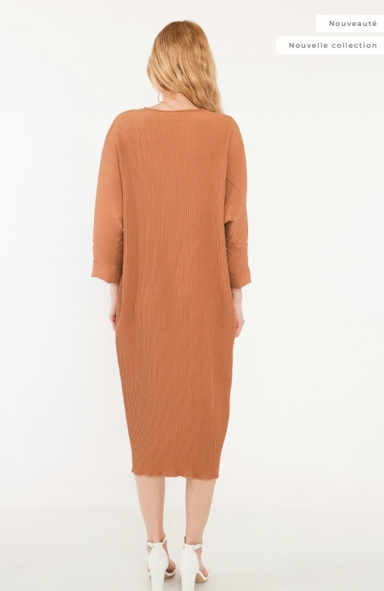 Fabriqué en Italie Robe trapèze à plis et décolleté en V