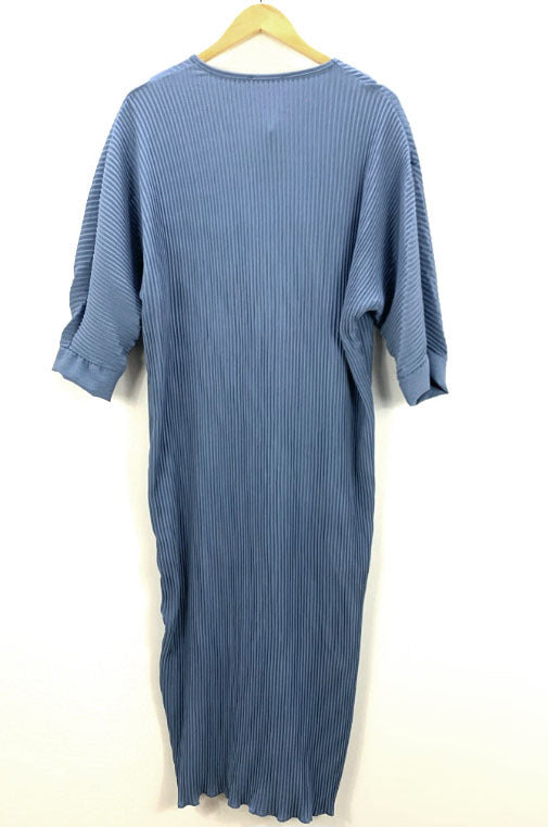Fabriqué en Italie Robe trapèze à plis et décolleté en V