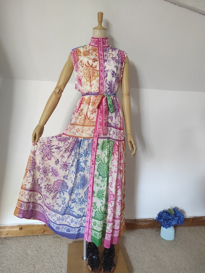 Paris Chemisier-robe à col montant avec imprimé coloré