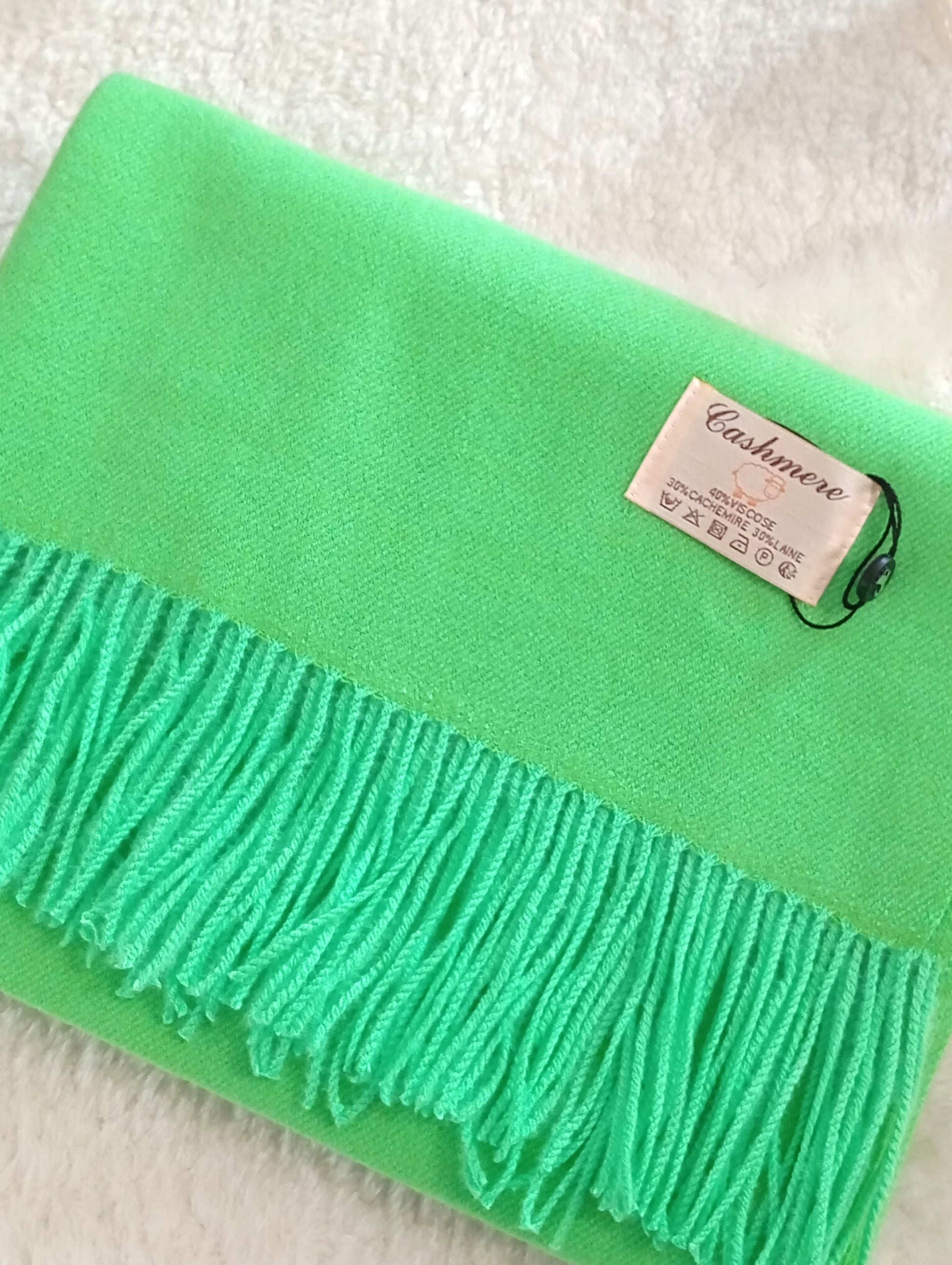 Écharpe en cachemire vert fluo unisex – Paris Dressing