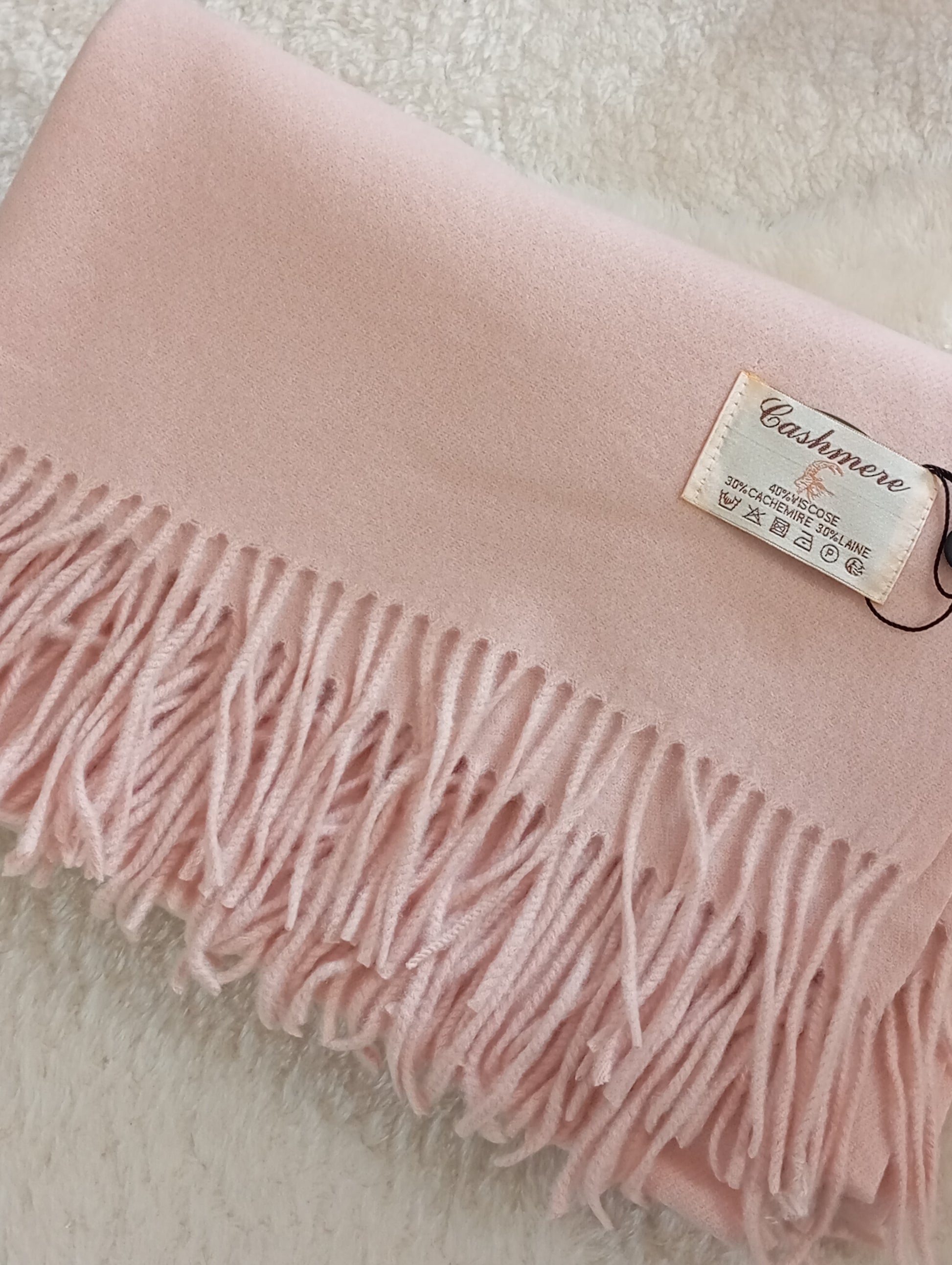 Écharpe en cachemire nude pink belle et élégante femme – Paris Dressing