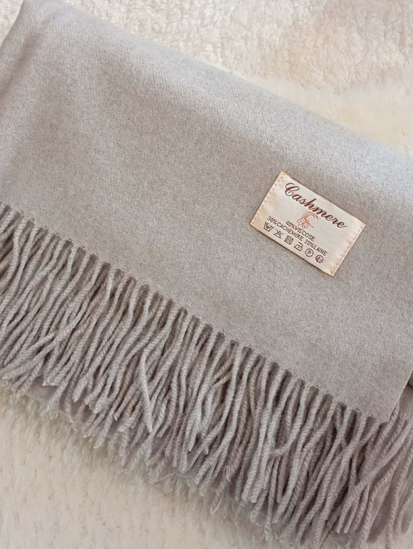 Écharpe en cachemire gris clair unisex – Paris Dressing