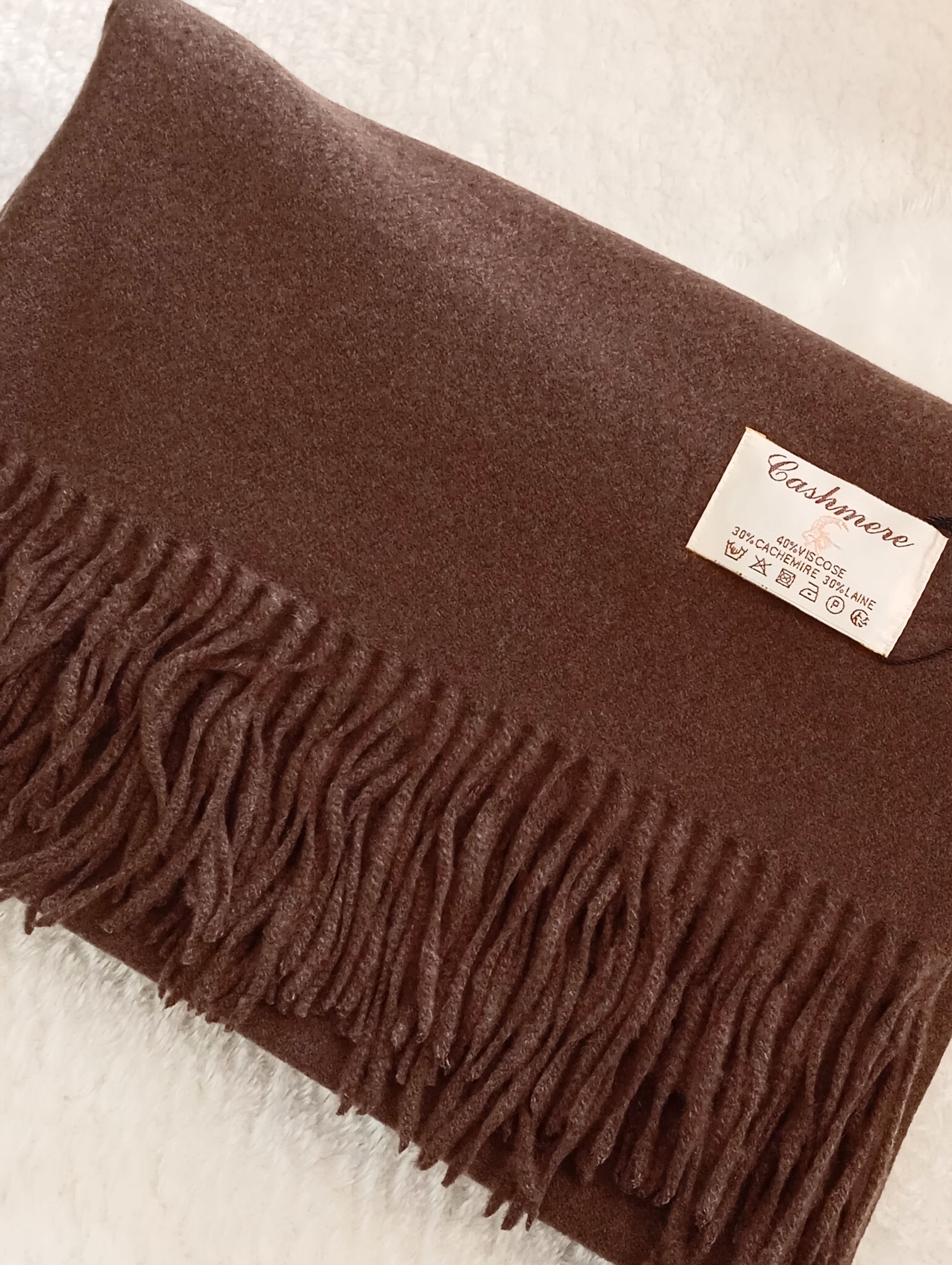 Écharpe en cachemire marron foncé pas cher unisex – Paris Dressing