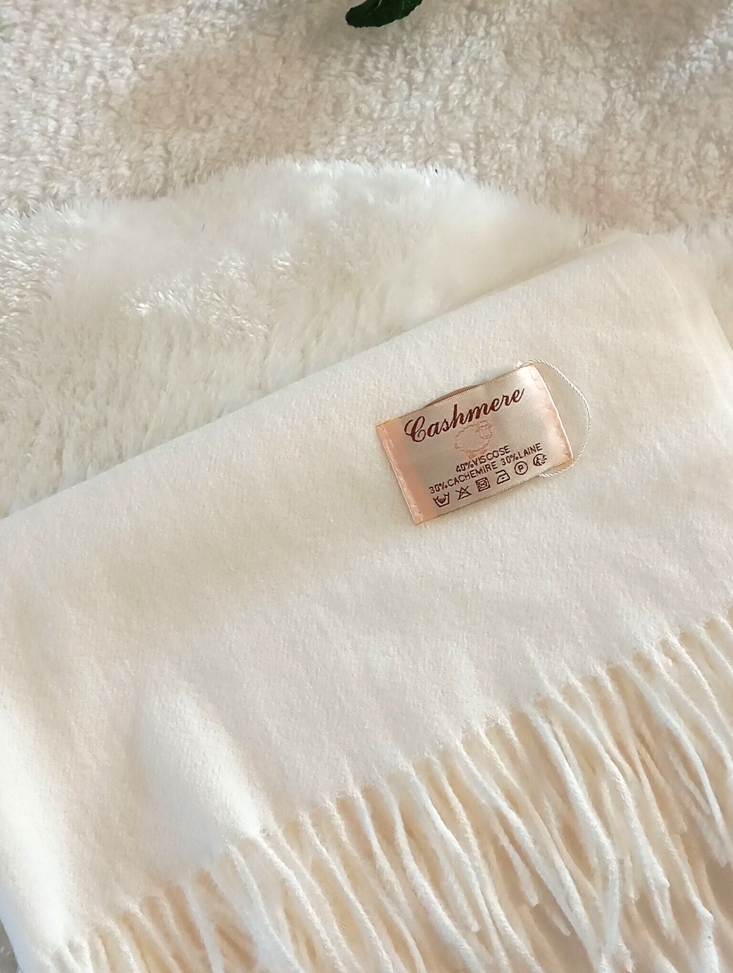 Étole cachemire blanc No.1 Paris Dressing - Écharpe femme douce 64x200cm automne hiver
