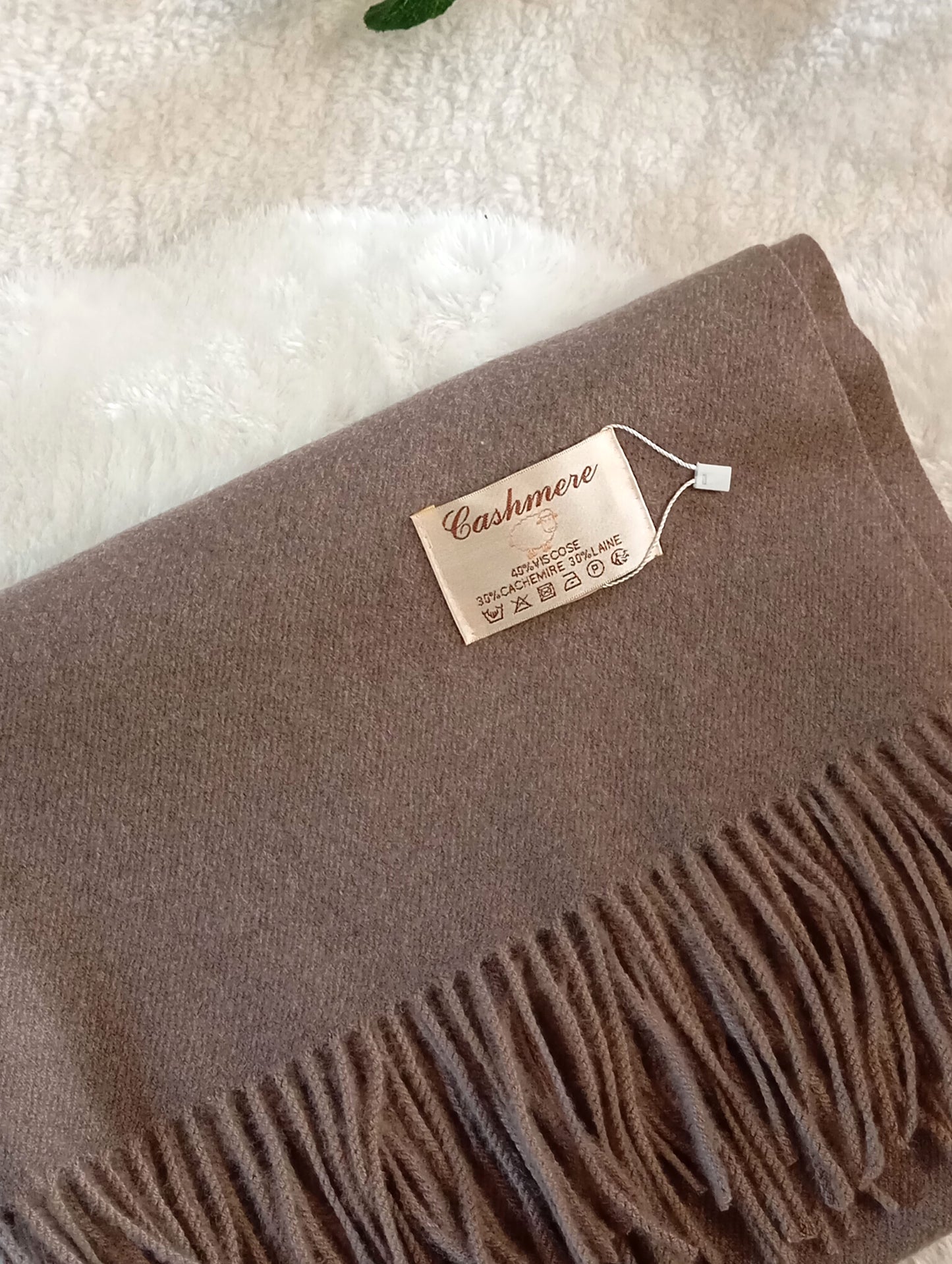 Étole cachemire taupe No.6 Paris Dressing - Écharpe femme élégante gris beige