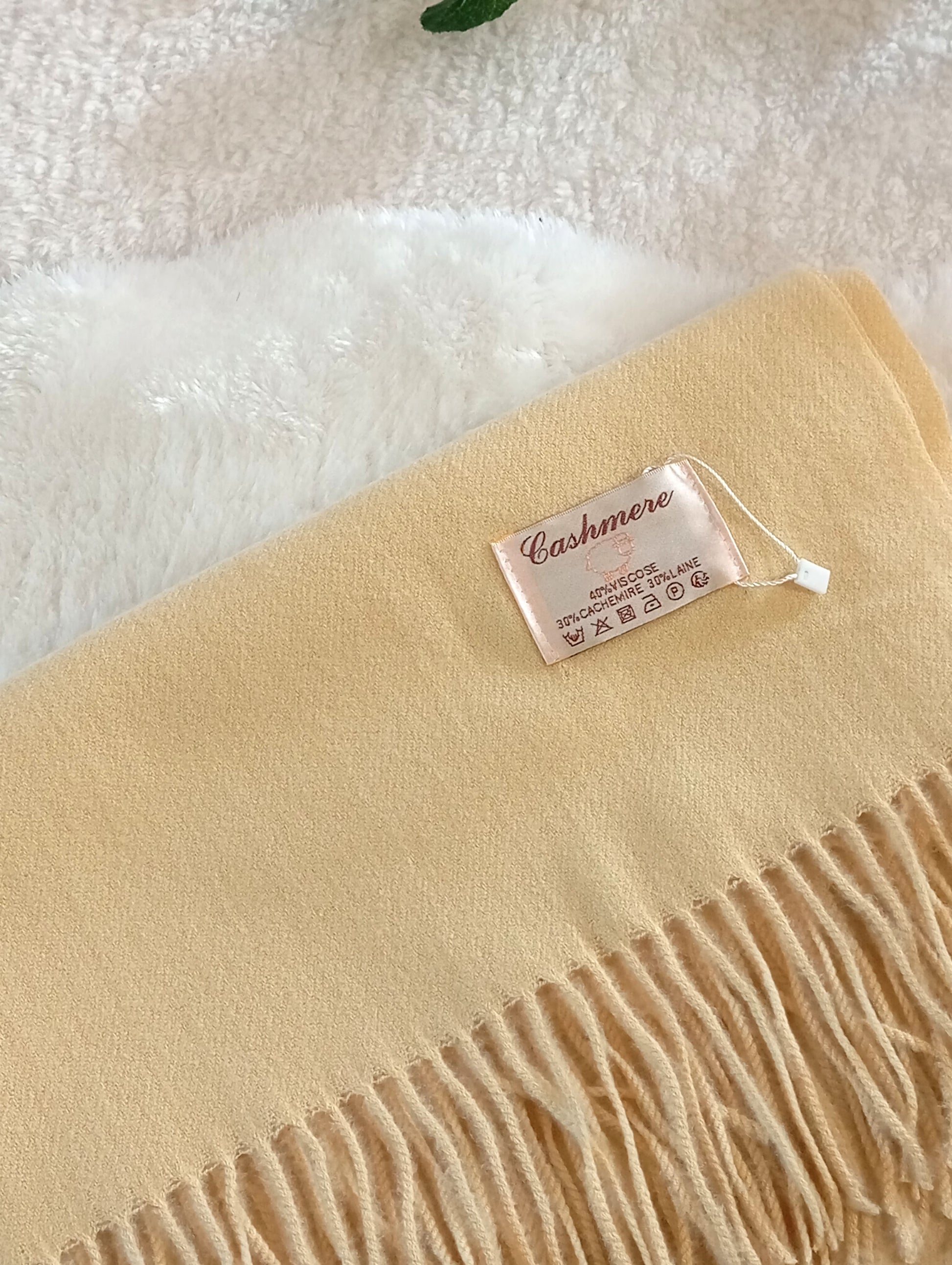 Étole cachemire jaune vanille No.21 Paris Dressing - Écharpe femme jaune doux