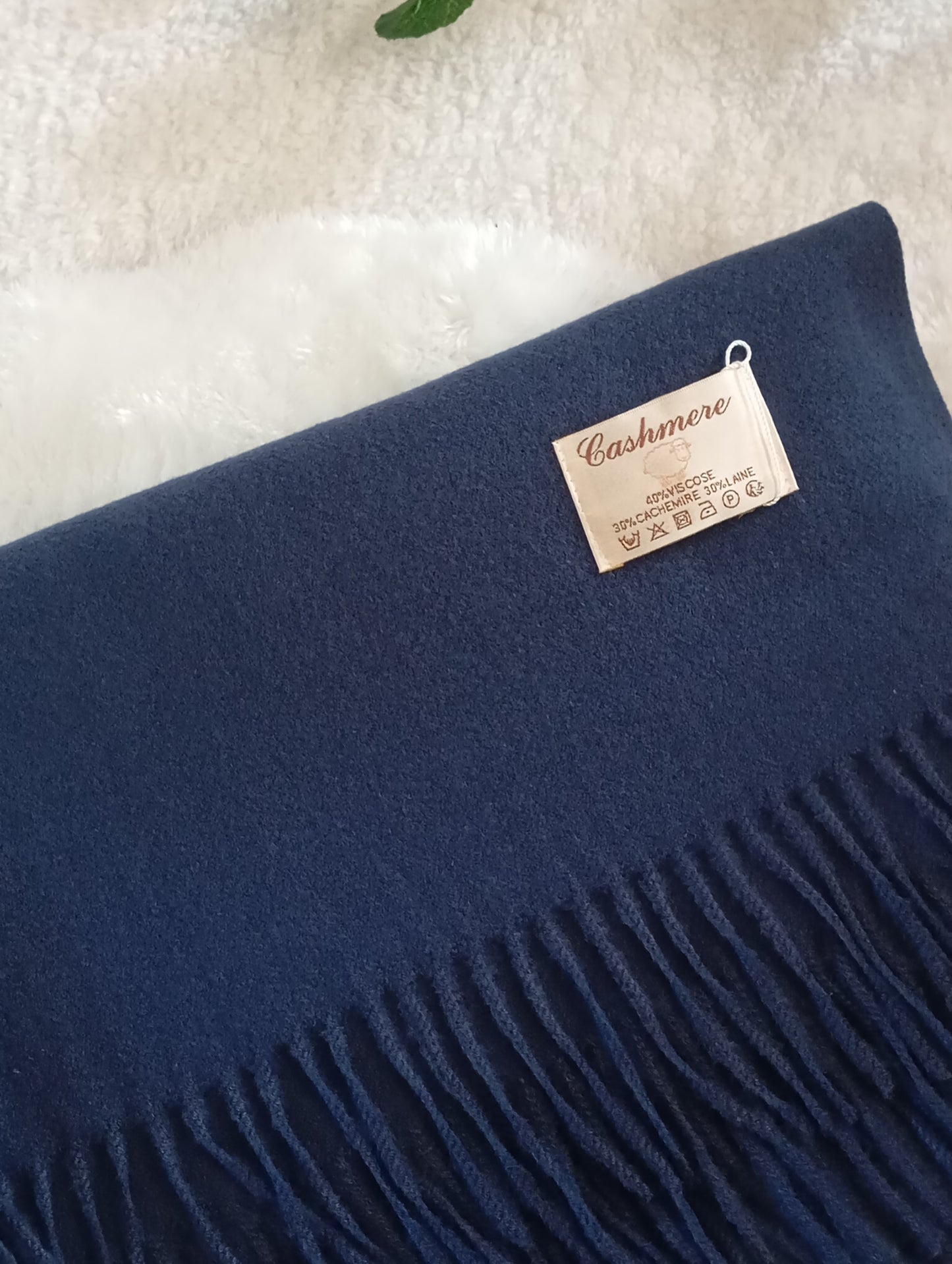Étole cachemire bleu marine No.23 Paris Dressing - Écharpe femme bleu foncé classique