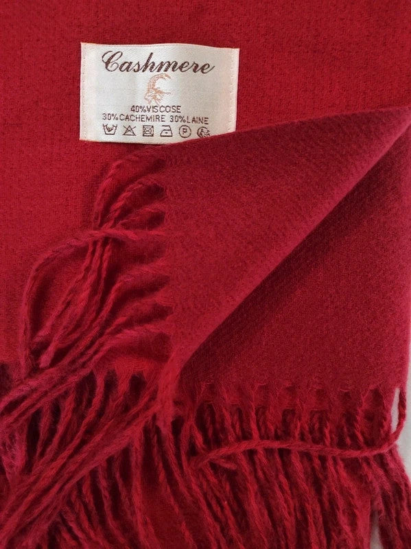 Détail de l'écharpe cachemire XXL réversible Rouge vif / Rouge foncé, chaude et confortable, parfaite pour bureau et cérémonies | Paris Dressing
