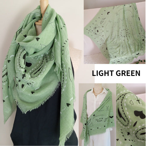 Grand Carré 120 cm Motif Cœur – Foulard Léger Coton Viscose Style Romantique