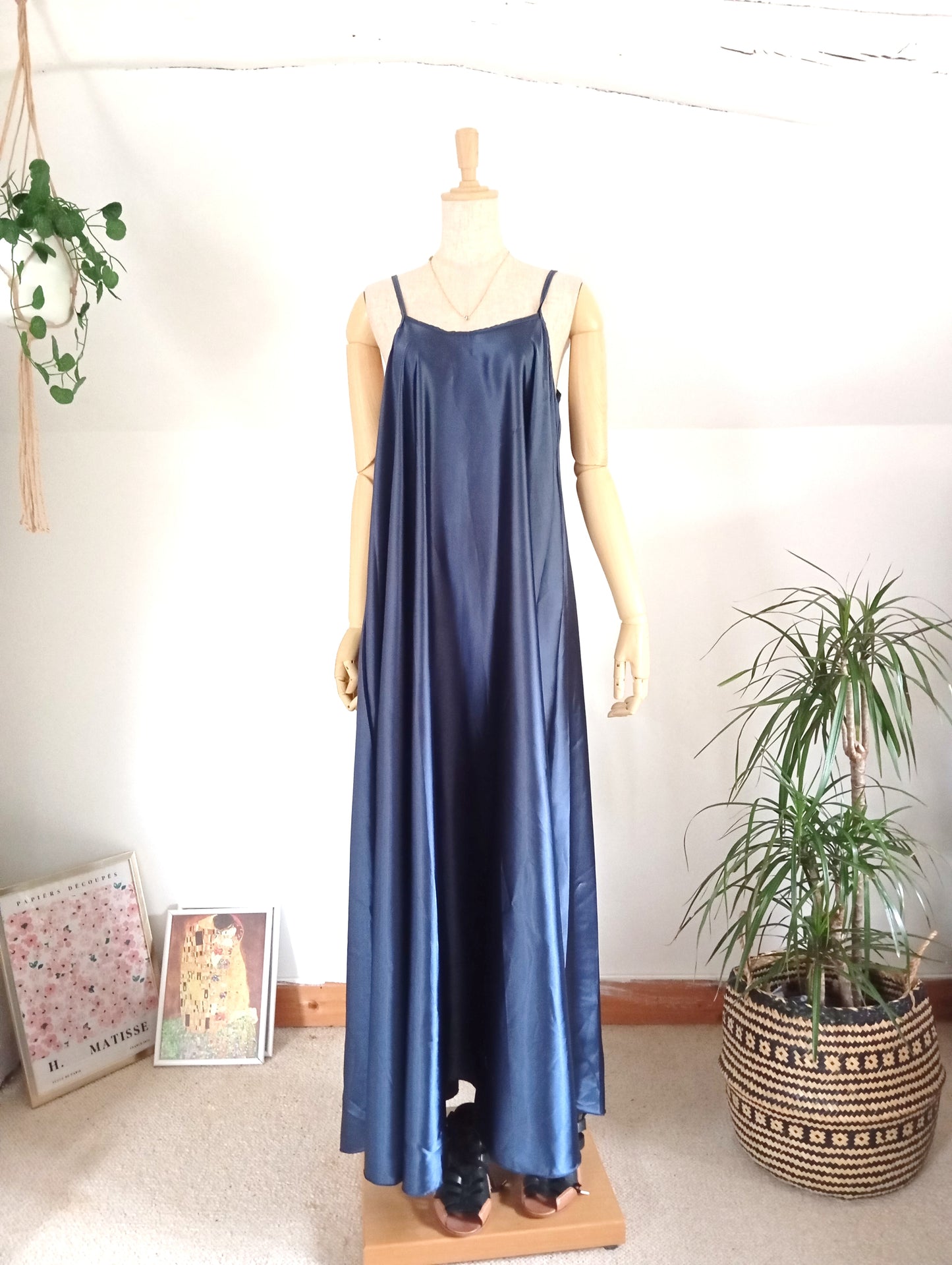 Fabriqué en Italie Robe maxi cami à ligne A en satin avec motif floral