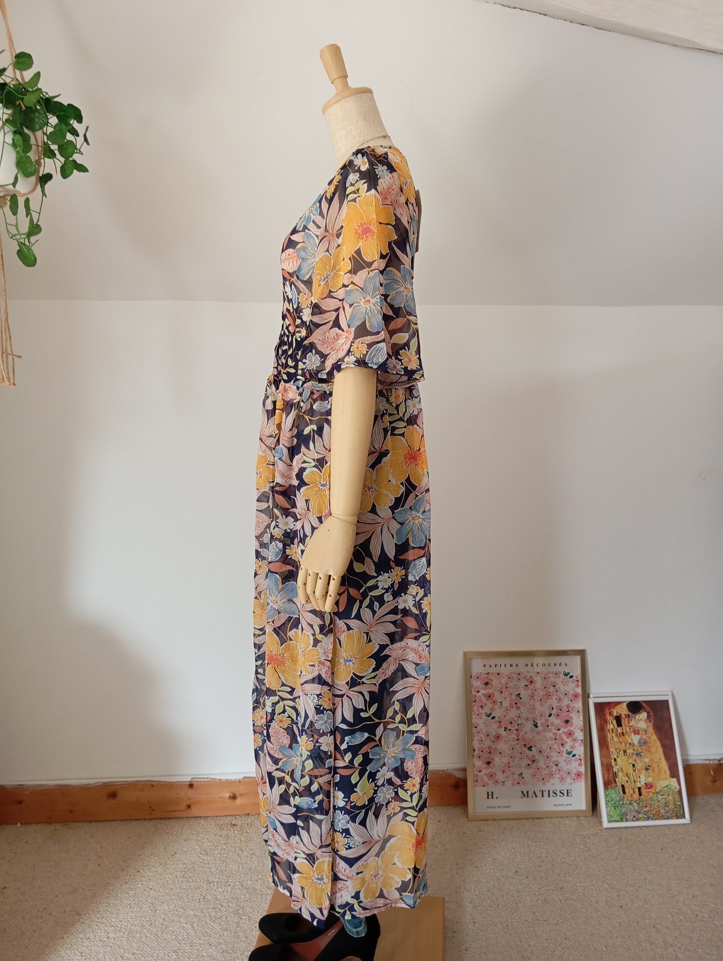 Fabriqué en Italie Robe simple en tricot avec ceinture