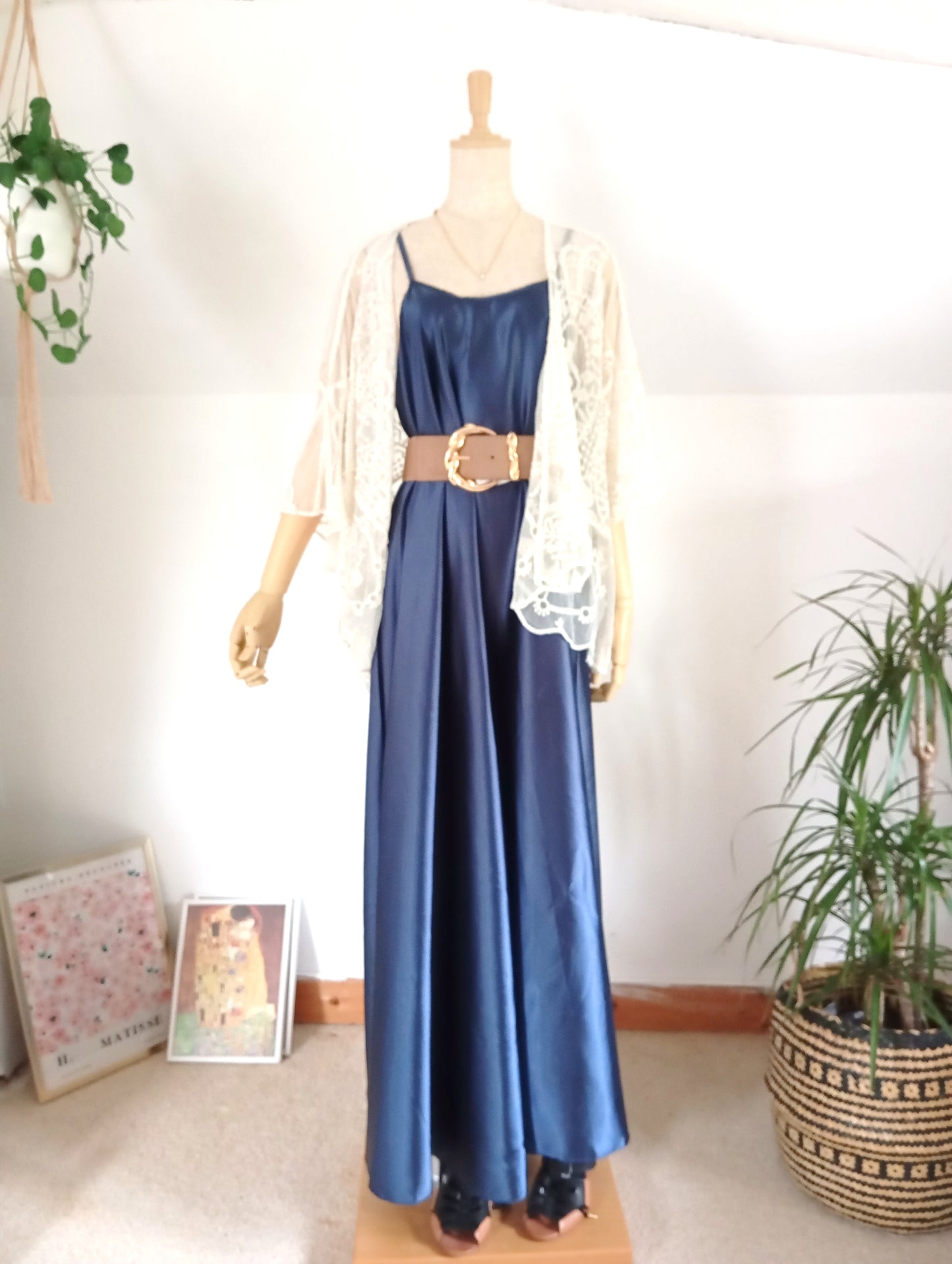 Fabriqué en Italie Robe maxi cami à ligne A en satin avec motif floral