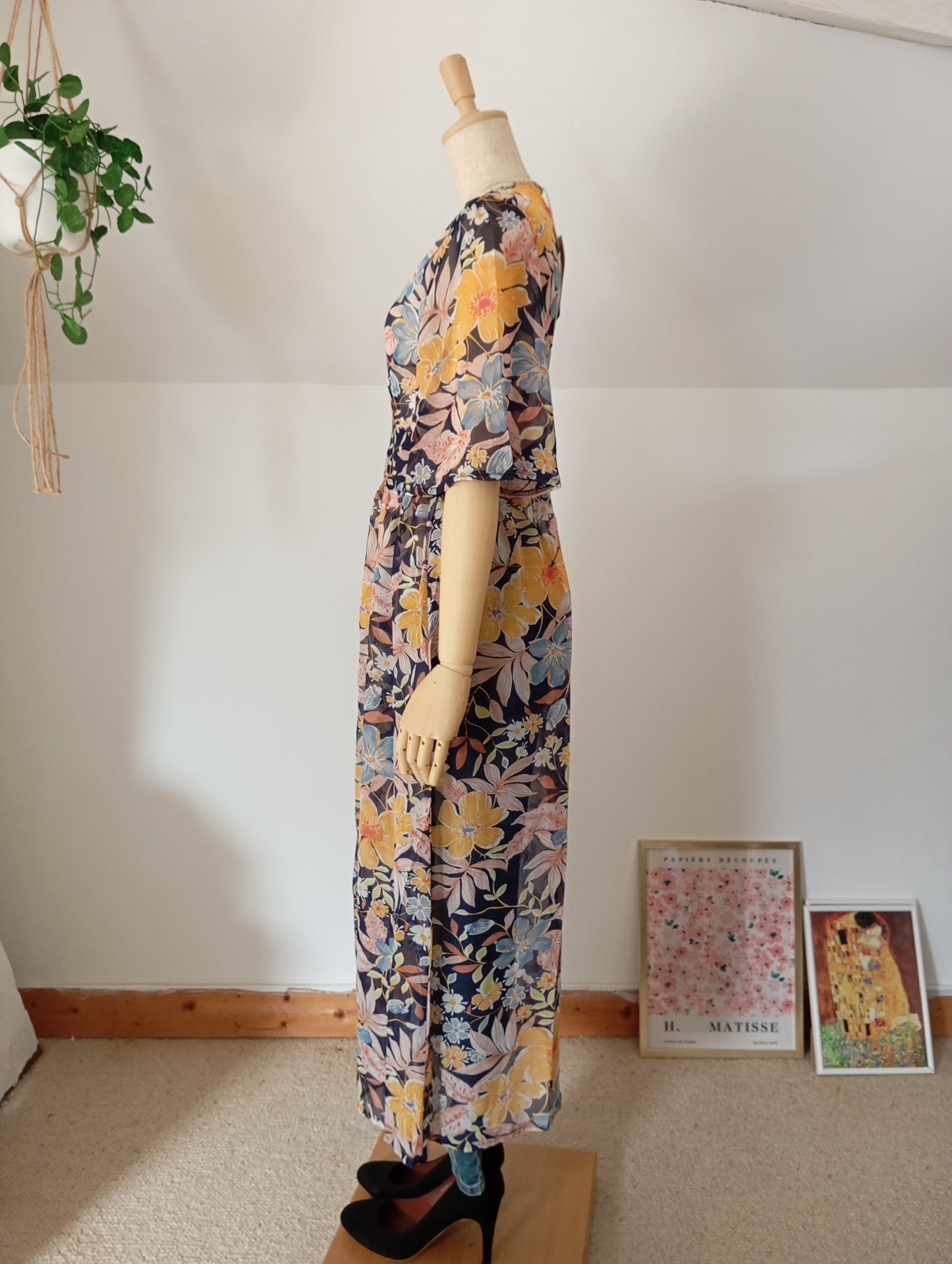 Fabriqué en Italie Robe simple en tricot avec ceinture