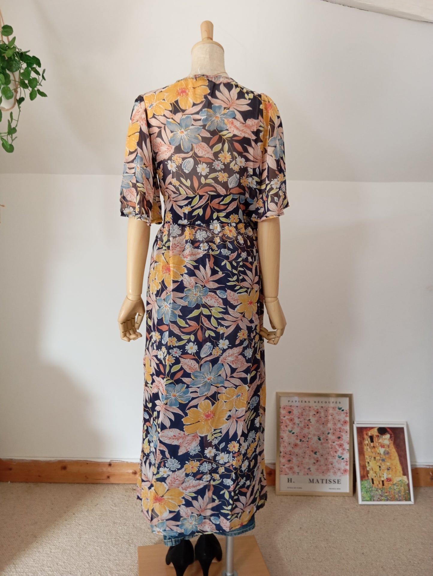 Fabriqué en Italie Robe simple en tricot avec ceinture