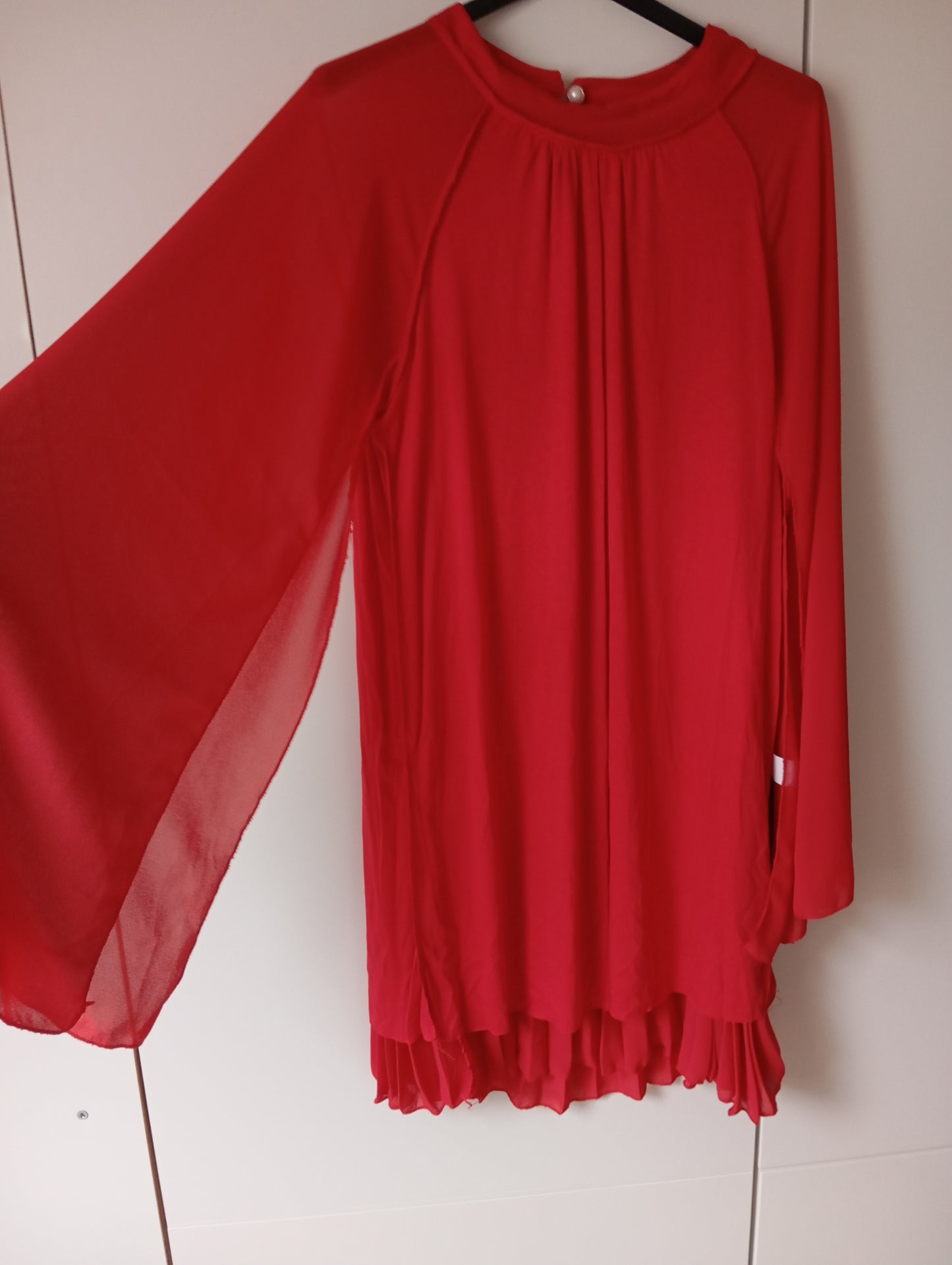 *Fabriqué en Italie Robe trapèze à capuche plissée