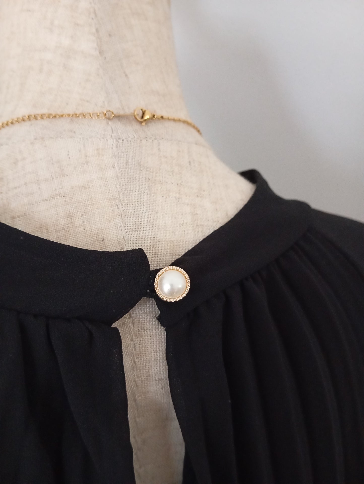 *Fabriqué en Italie Robe trapèze à capuche plissée